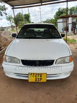 Toyota Corolla 1997 White
