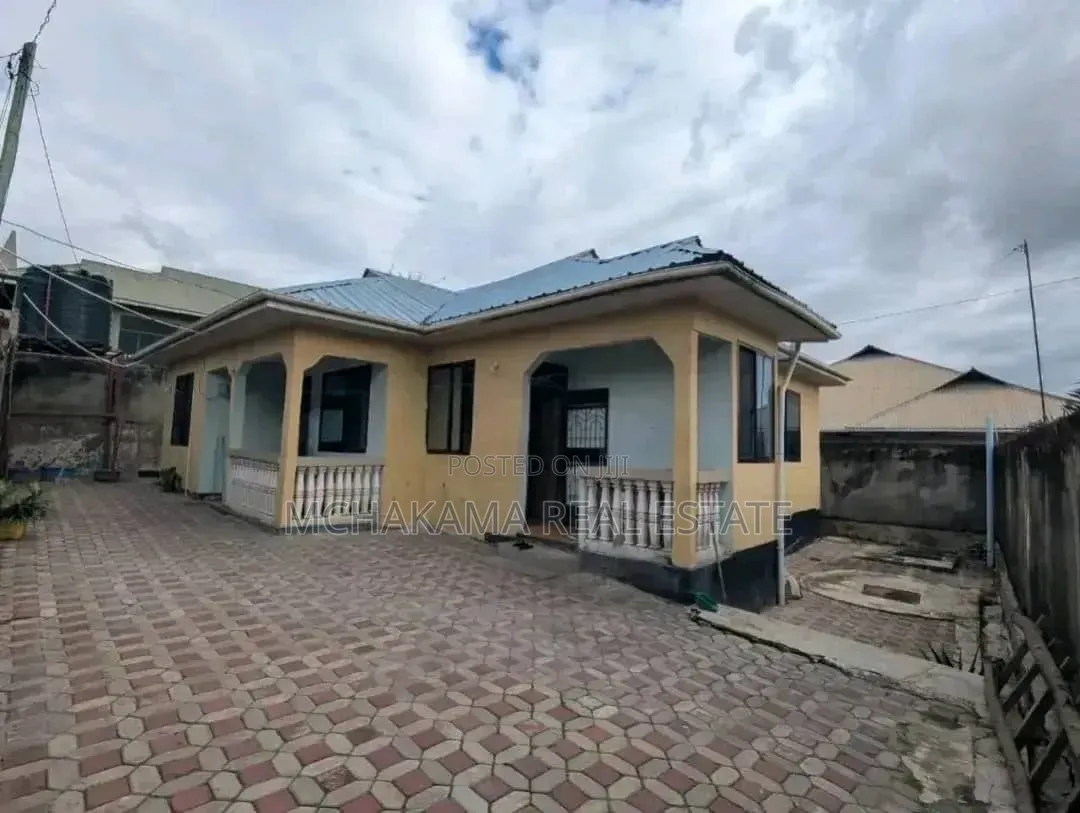 3bdrm House in Mchakama Real Estate, Mbezi for sale