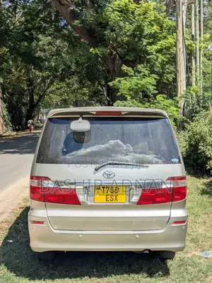 Toyota Alphard 2.4 Petrol FWD 2004 Gold