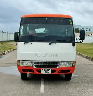 Mitsubishi Fuso Rosa 2002 White