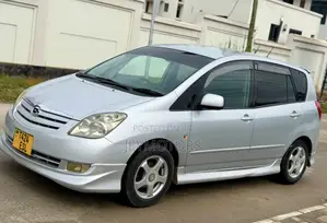 Toyota Corolla Spacio 2004 Silver
