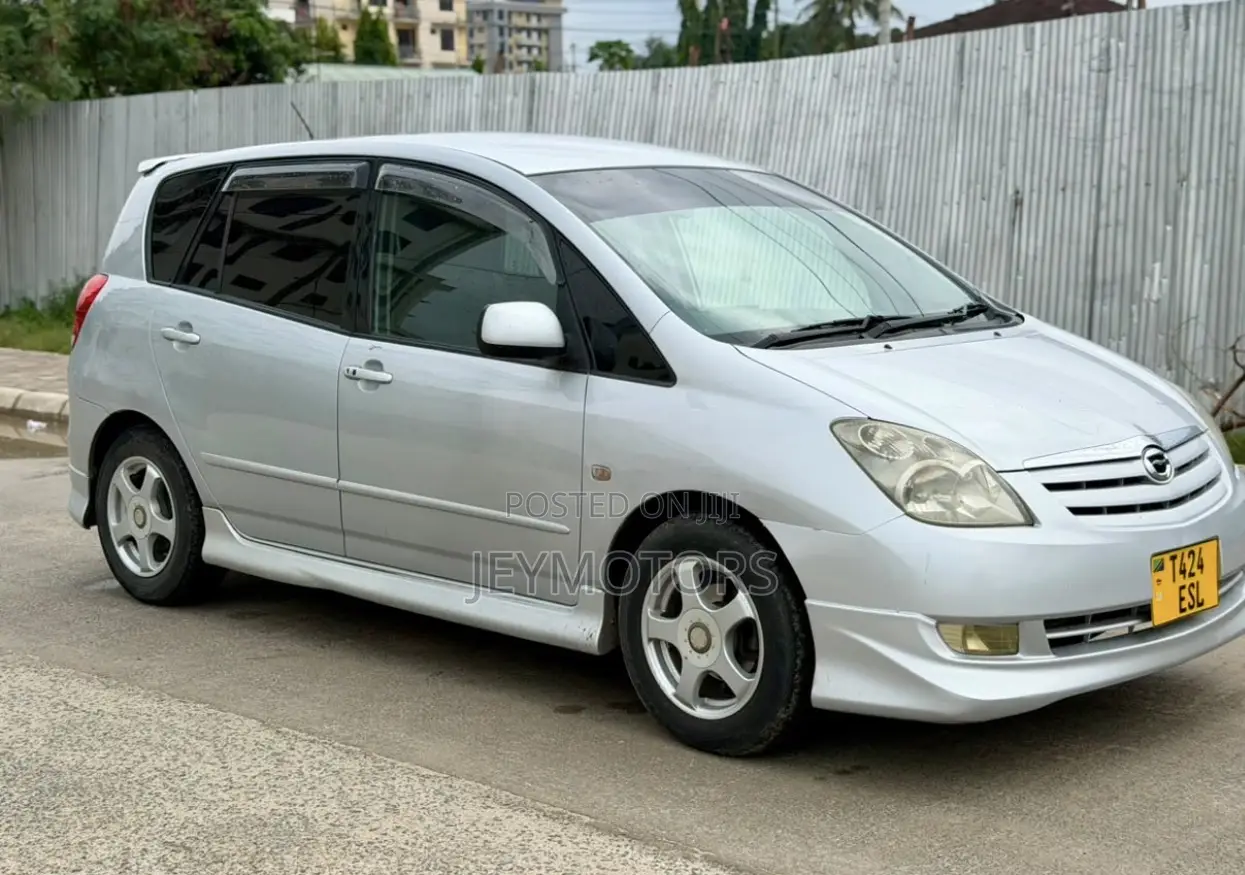 Toyota Corolla Spacio 2004 Silver