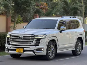 Toyota Land Cruiser 2023 White