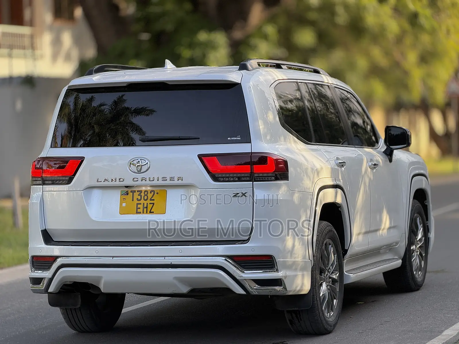 Toyota Land Cruiser 2023 White