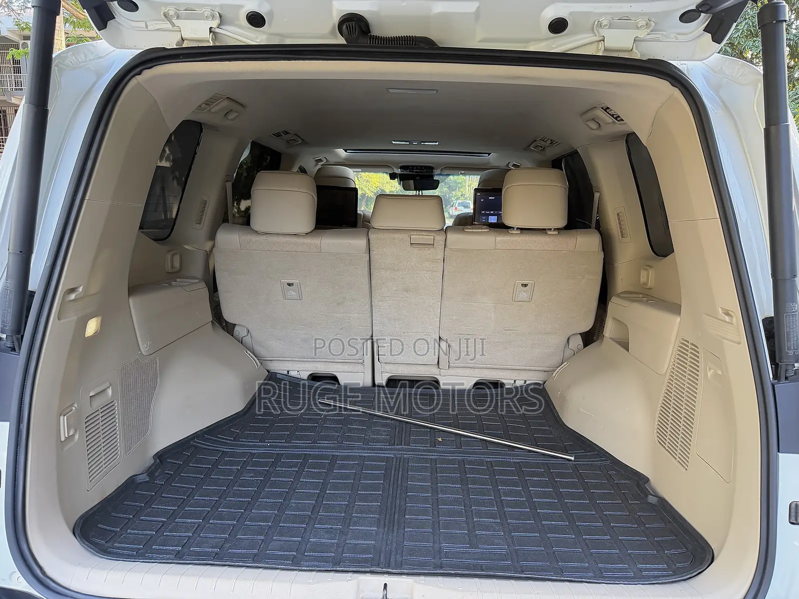 Toyota Land Cruiser 2023 White