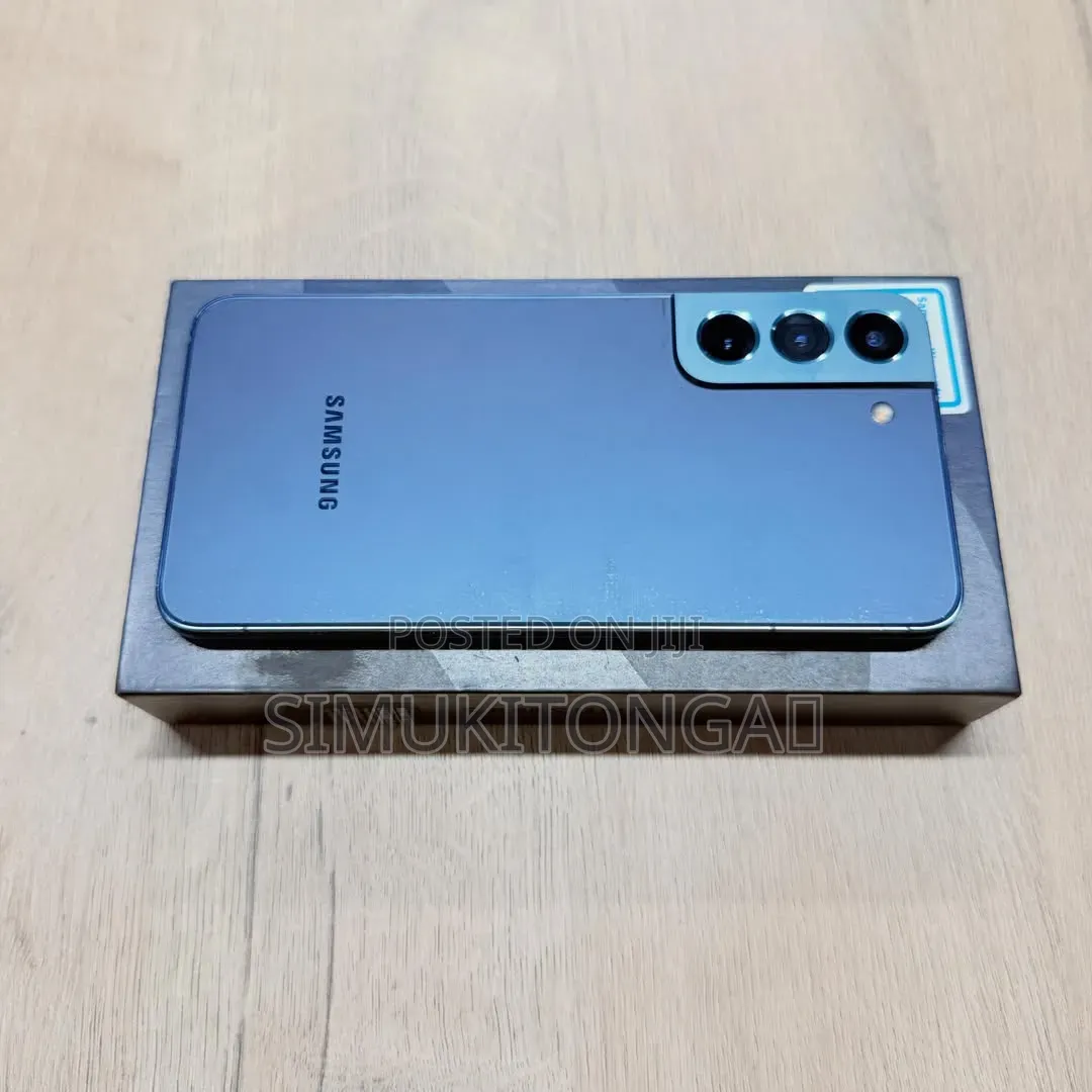 New Samsung Galaxy S22 5G 256 GB Black