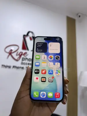 Apple iPhone 16 128 GB Green
