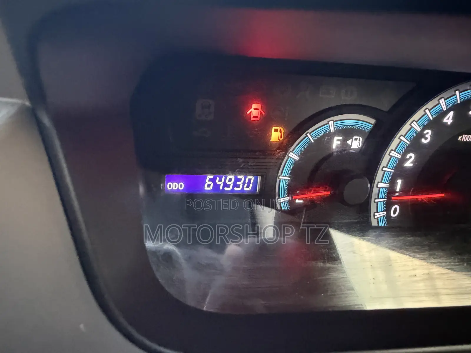 Toyota Noah 2.0 143hp FWD (7 Seater) 2012 White
