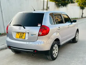 Mazda Verisa 2010 Silver