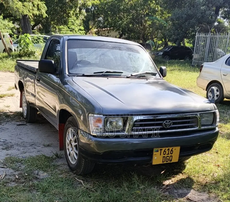 Toyota Hilux 1997 Gray