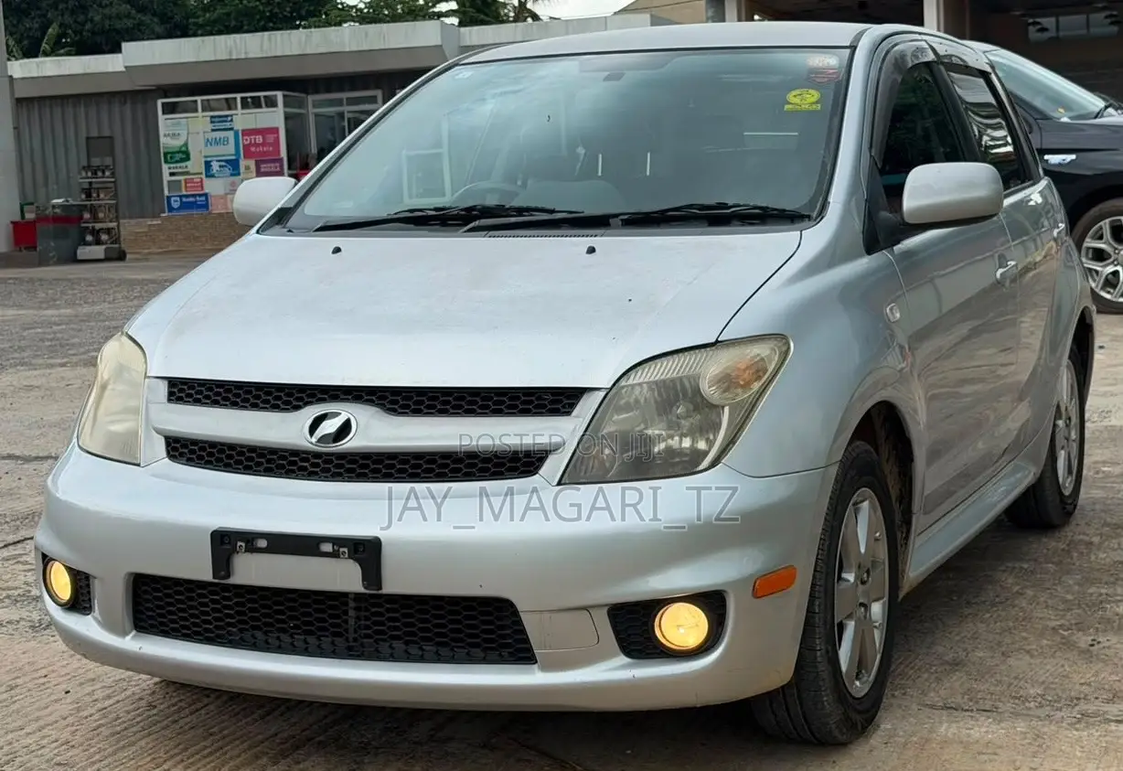 Toyota IST 2006 Silver