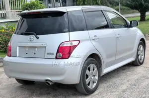 Toyota IST 2006 Silver