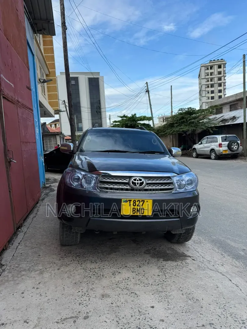 Toyota Fortuner 2008 Black