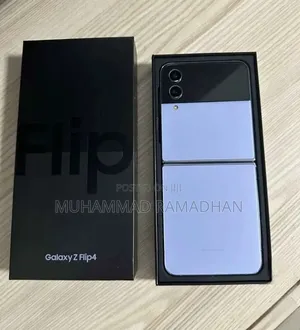 New Samsung Galaxy Z Flip4 256 GB Black
