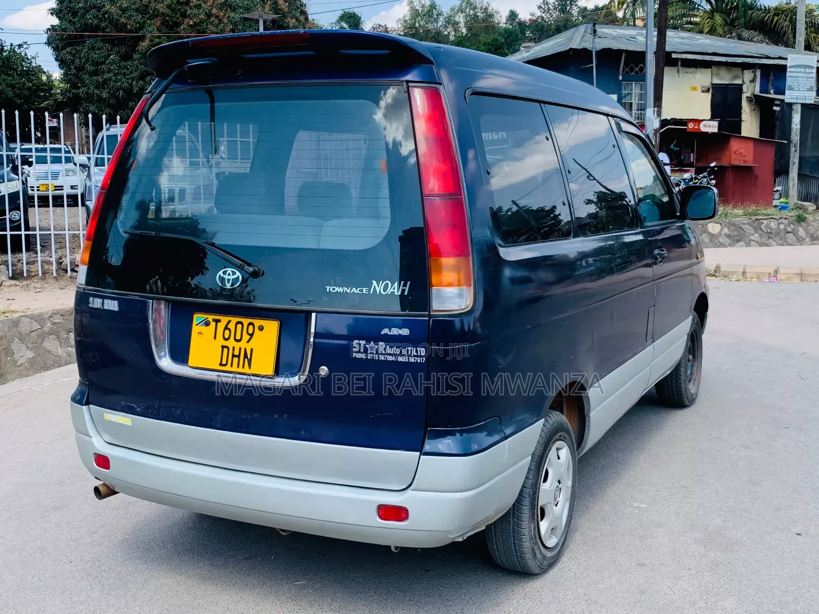 Toyota Noah 2005 Blue