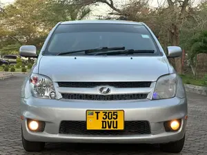 Toyota IST 2006 Silver