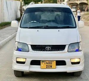 Toyota Noah 2001 White