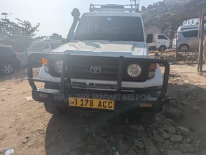 Toyota Land Cruiser Prado 2004 White