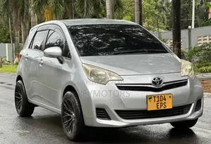 Toyota Ractis 2012 Silver