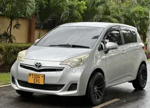 Toyota Ractis 2012 Silver