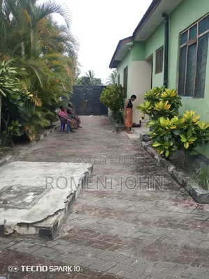 8bdrm Apartment in Tanzania Daresalaam., Ilala for sale