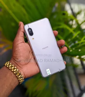 Sharp Aquos Sense 3 Basic SHV48 32 GB Black