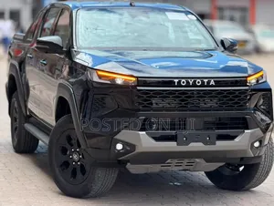 New Toyota Hilux 2025 Black