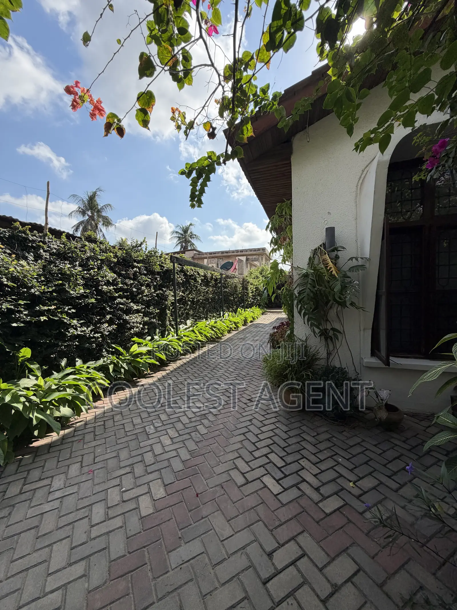 6bdrm Duplex in Coolest Estate, Kijitonyama for sale