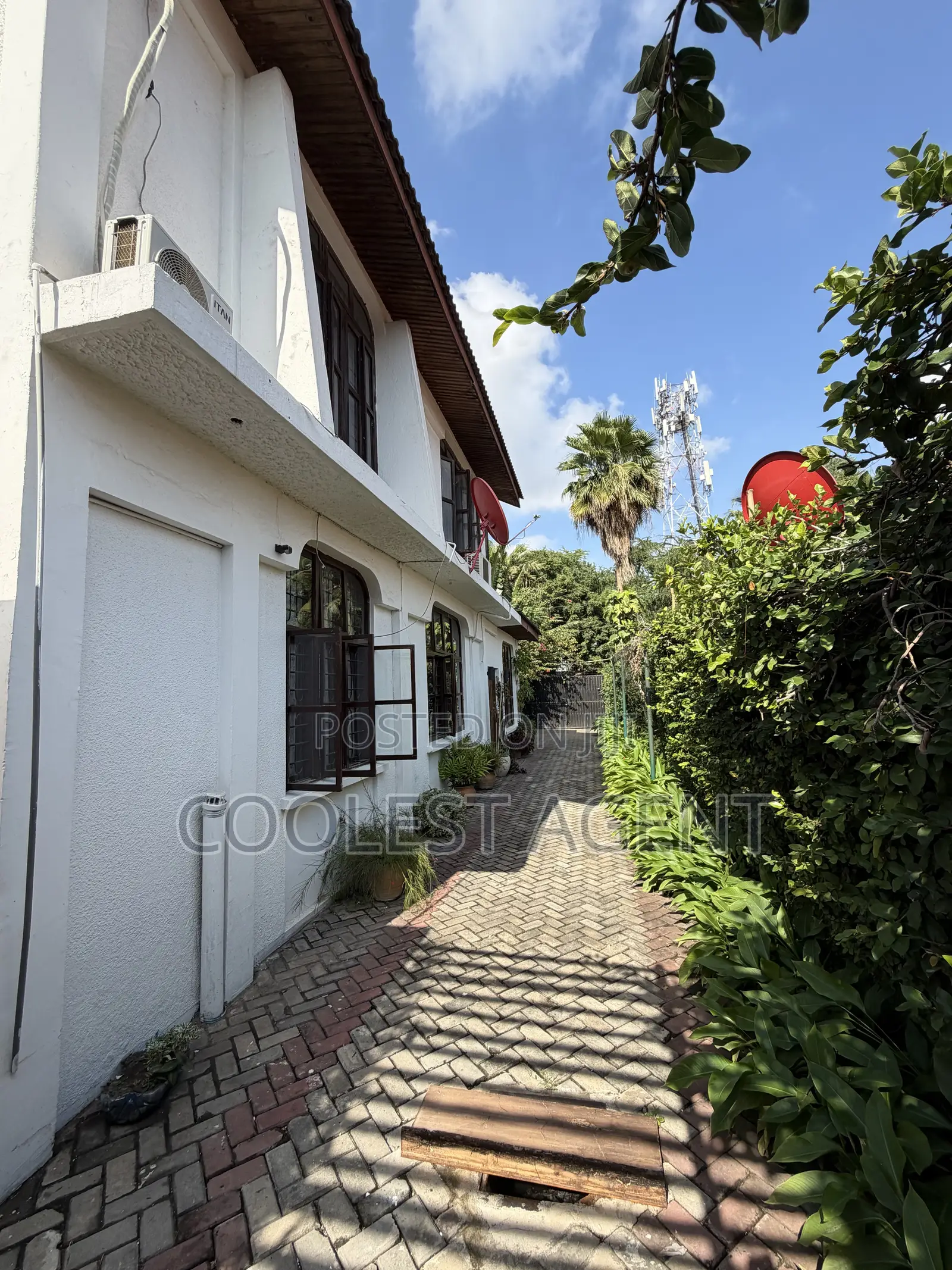 6bdrm Duplex in Coolest Estate, Kijitonyama for sale