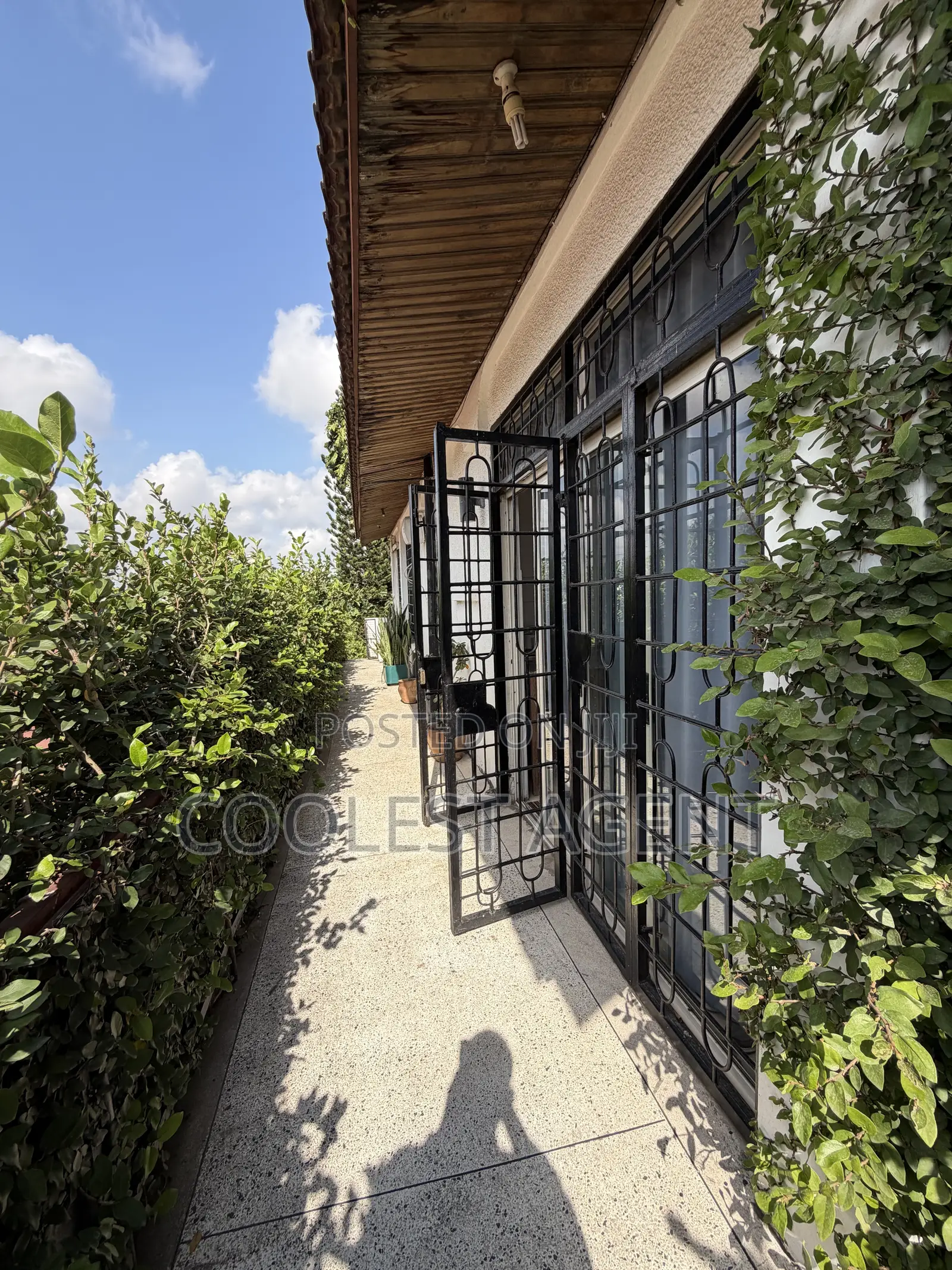 6bdrm Duplex in Coolest Estate, Kijitonyama for sale