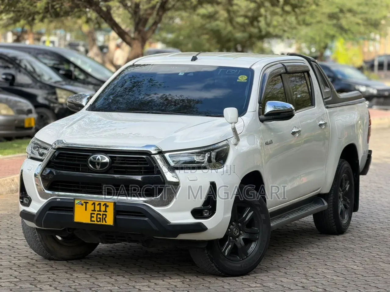 Toyota Hilux 2022 White