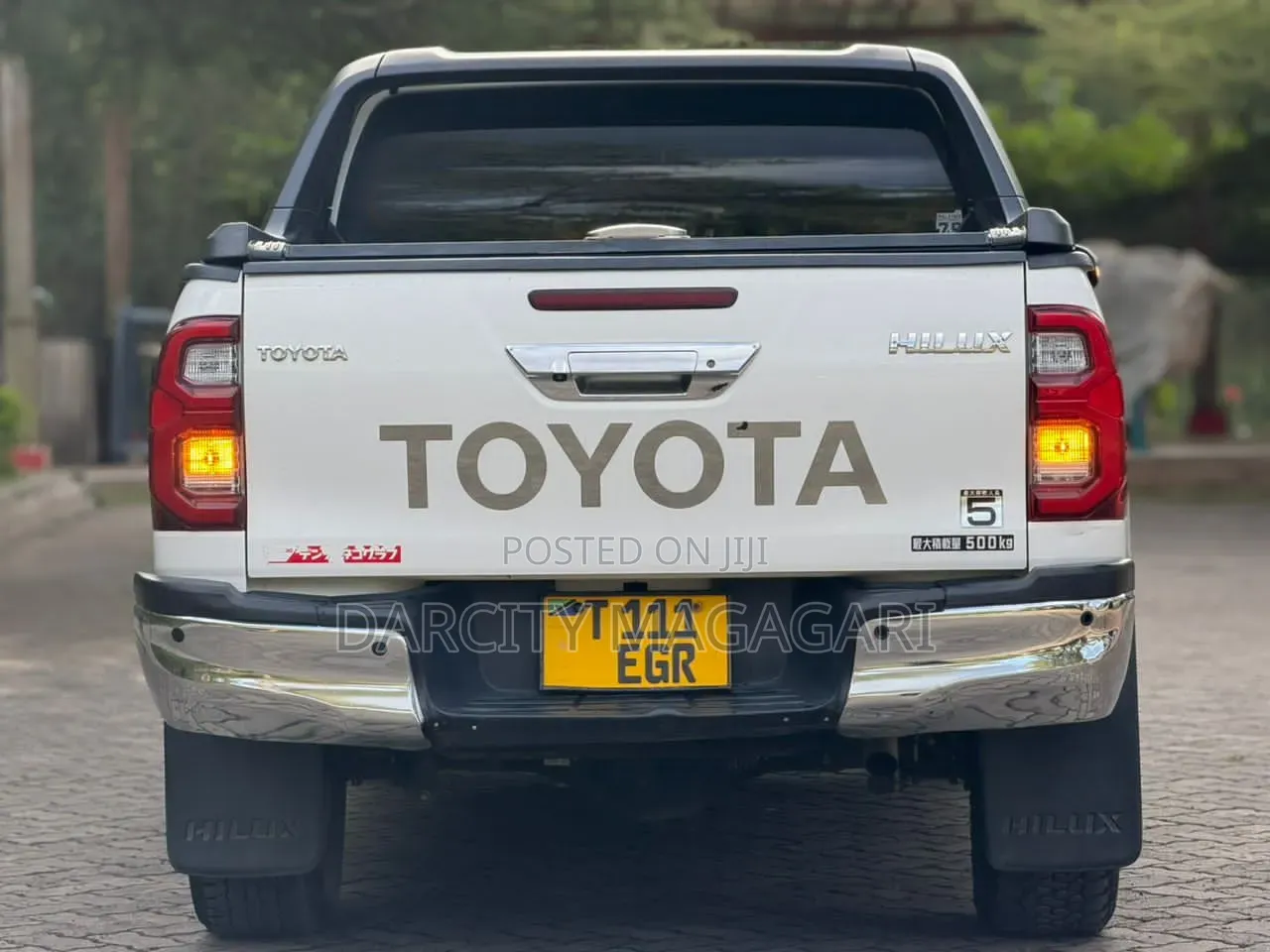 Toyota Hilux 2022 White