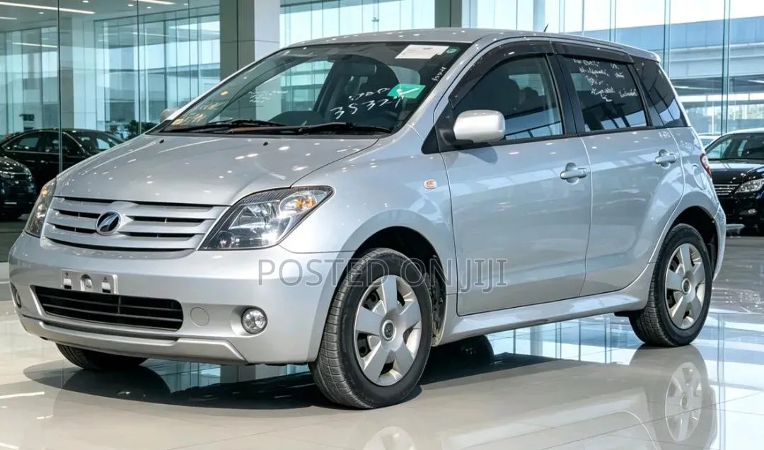 Toyota IST 2005 Silver