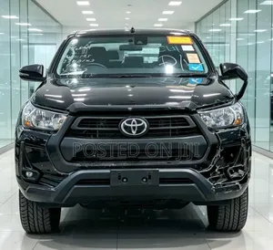Toyota Hilux 2023 Black