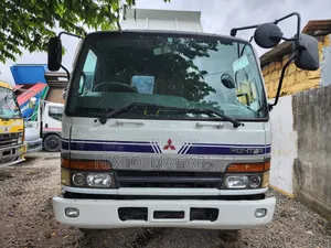 Fuso Fighter Body Tiper