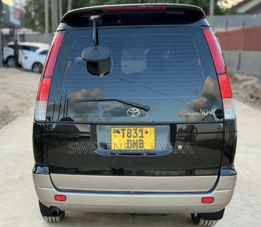 Toyota TownAce Noah 2000 Black