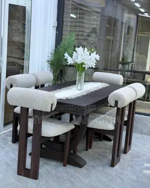 Best Design Dinning Table Full Set Viti 6material Mbao Ngumu Mninga