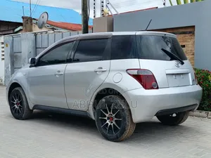 Toyota IST 2003 Silver