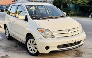Toyota IST 2005 Pearl