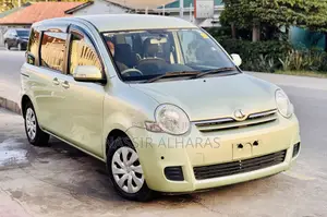 Toyota Sienta 1.5 AWD 2008 Green