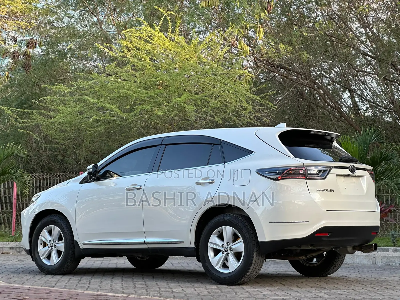 Toyota Harrier 2.0 2016 Pearl