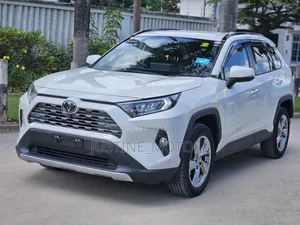 Toyota RAV4 2021 White