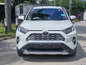 Toyota RAV4 2021 White