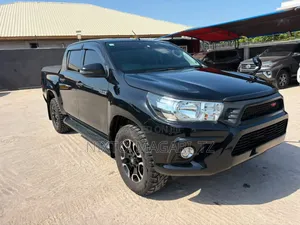Toyota Hilux 2018 Black