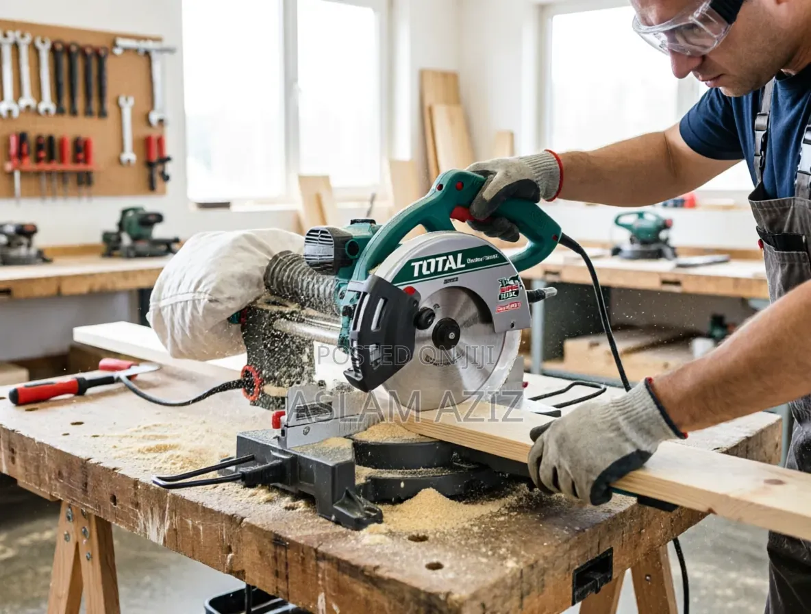 Total Mitre Saw 2400w