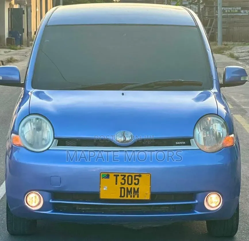 Toyota Sienta 2005 Blue