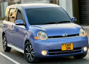 Toyota Sienta 2005 Blue