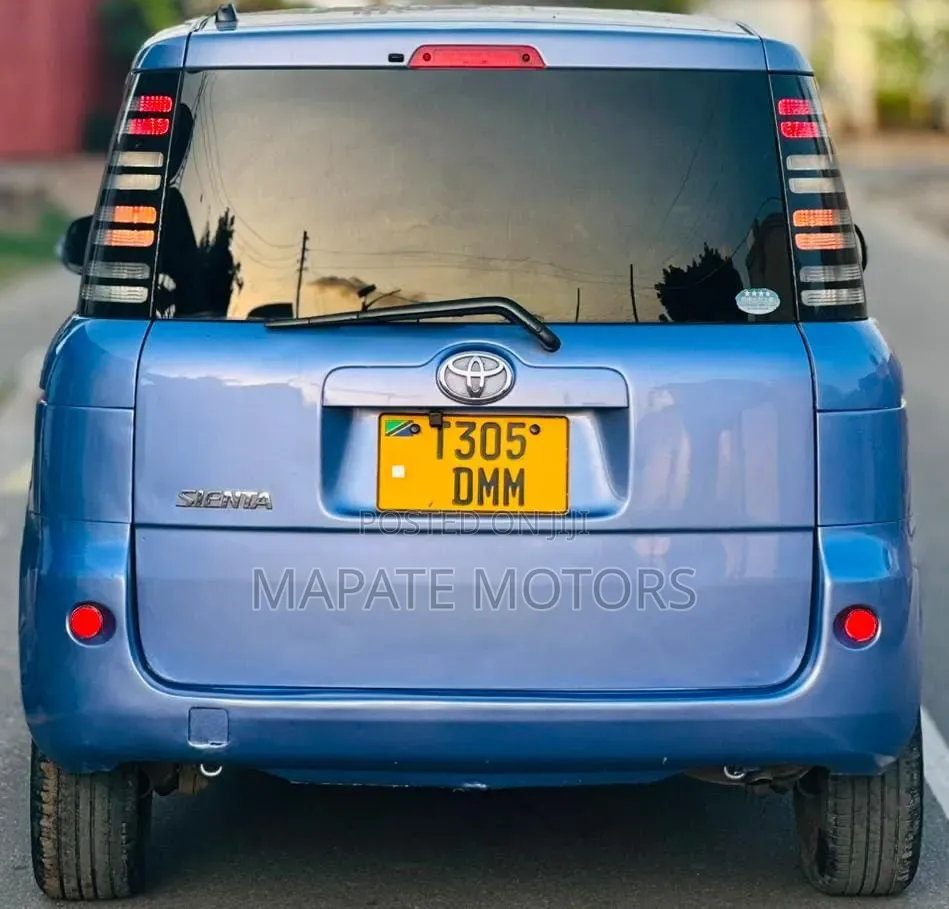 Toyota Sienta 2005 Blue
