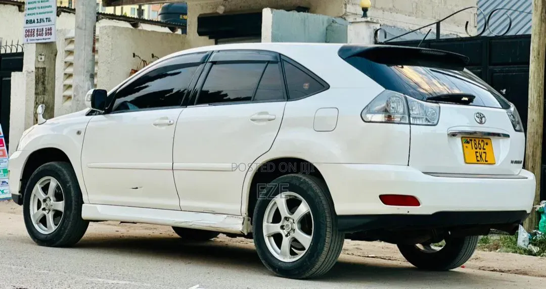 Toyota Harrier 2006 White