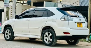 Toyota Harrier 2006 White